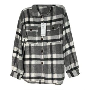 NWT Women’s Shacket XL grey/white
Measurements below